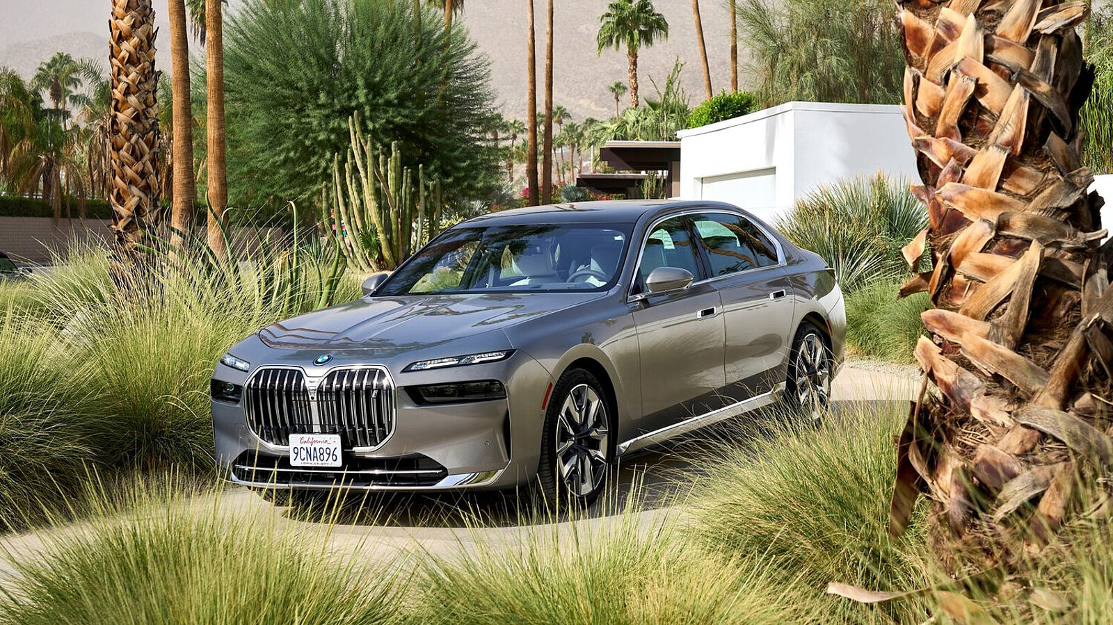 BMW i7