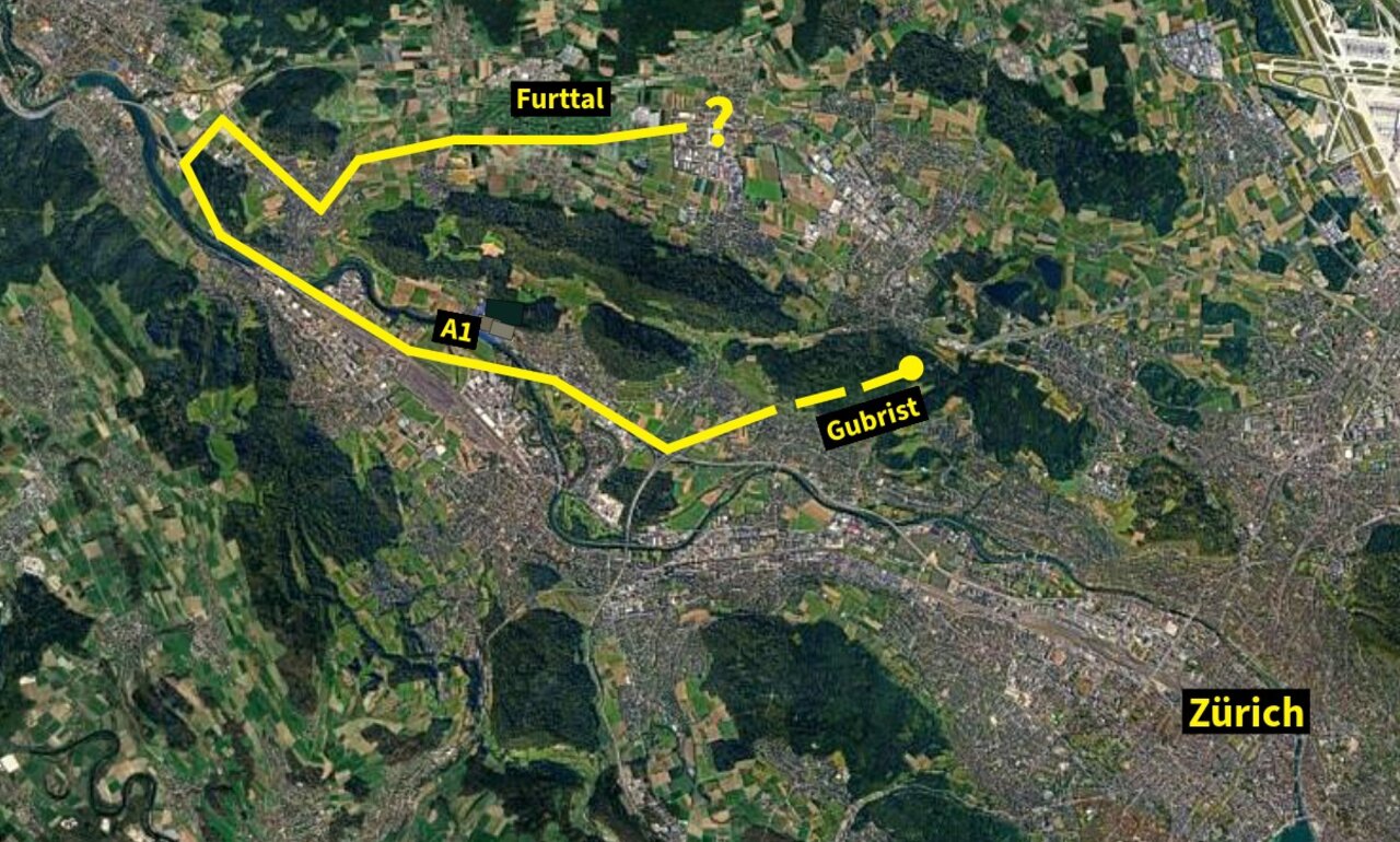 Die Polizeipatrouille folgte dem Mercedes rund 20 Kilometer weit. Bei Hüttikon im Furttal mussten sie die Verfolgungsjagd aus Sicherheitsgründen abbrechen. Bild: Google Maps, Grafik STREETLIFE