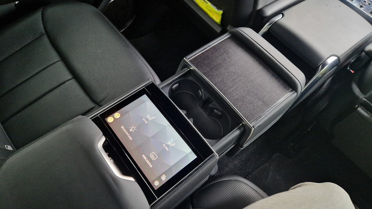 Mittelkonsole im Fond des Range Rover