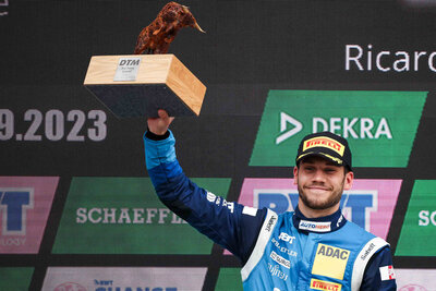 Ricardo Feller feiert seinen Podestplatz im DTM-Rennen am Red Bull Ring (A).