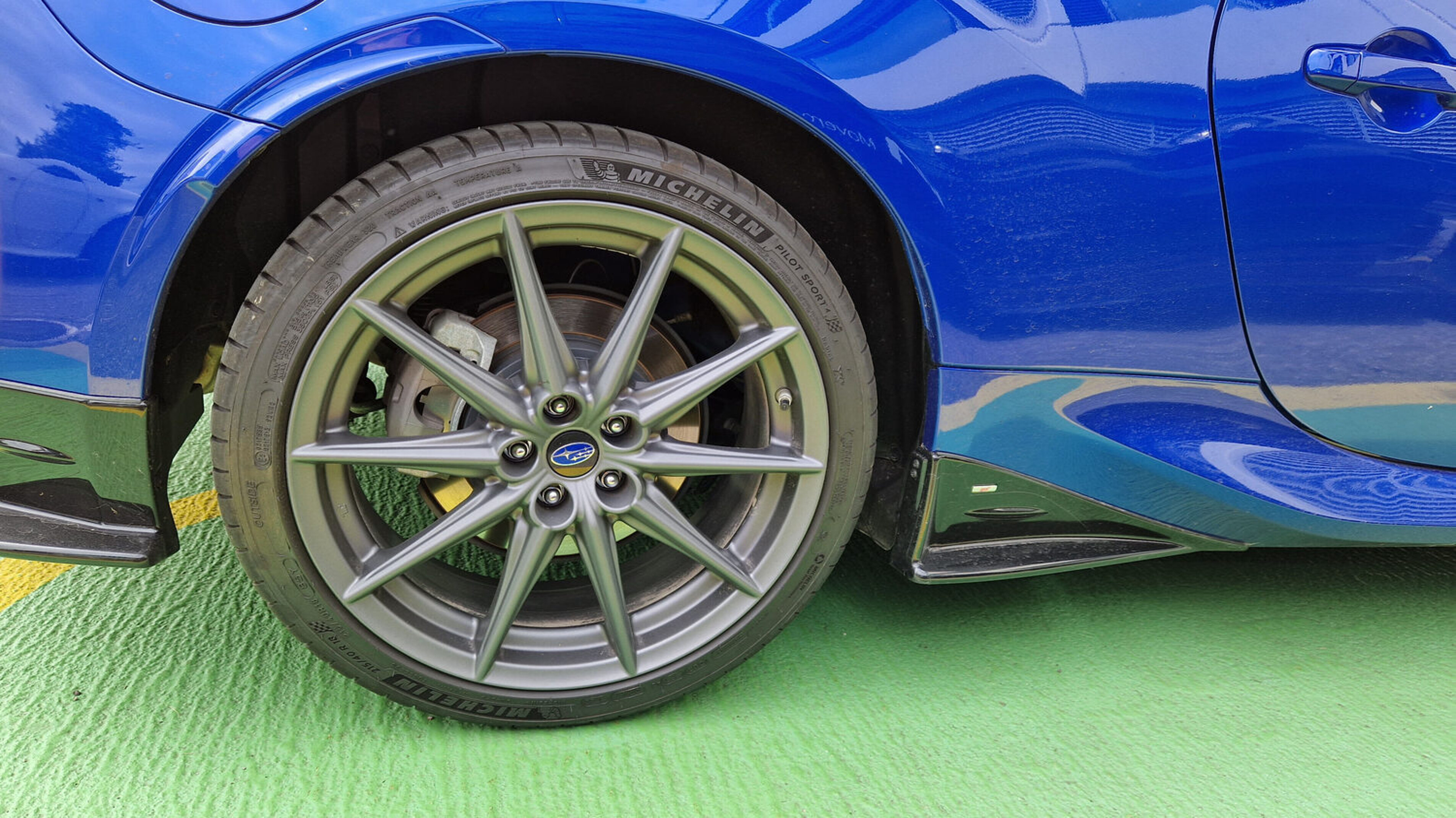 Hinterrad des Subaru BRZ