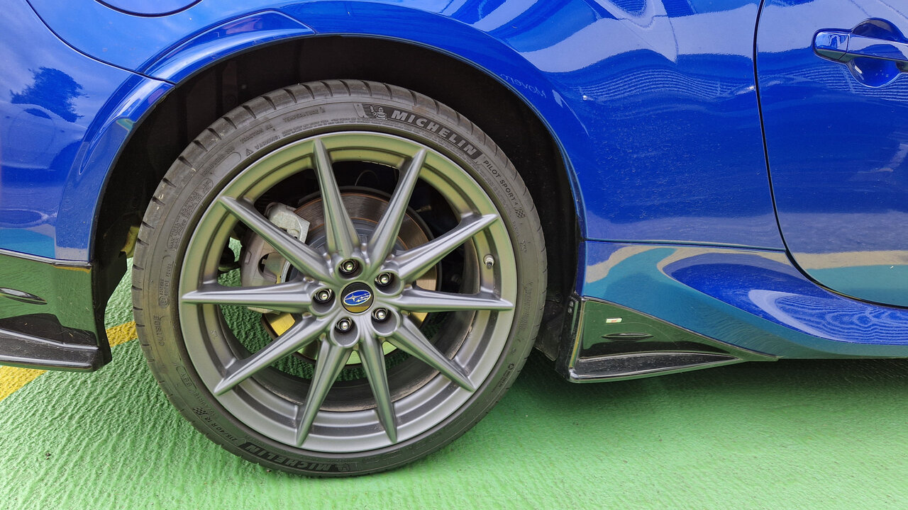 Hinterrad des Subaru BRZ