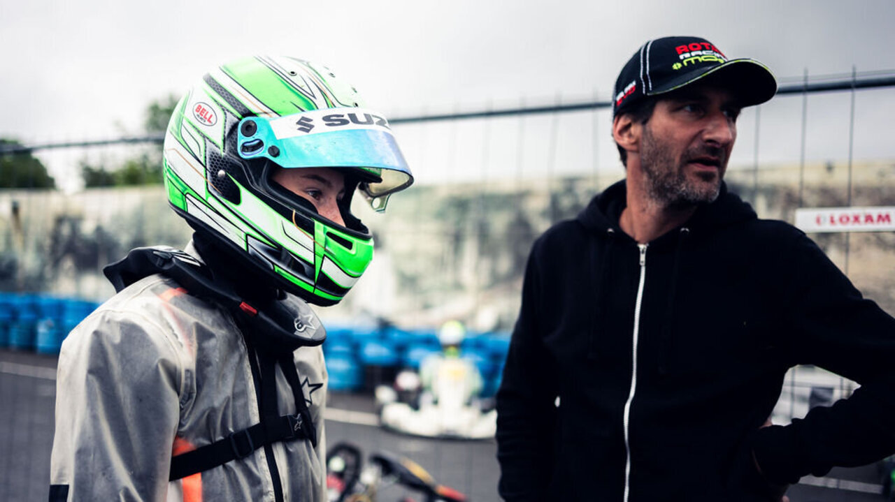Florin und Fabain Eggenberger an einer Kartstrecke