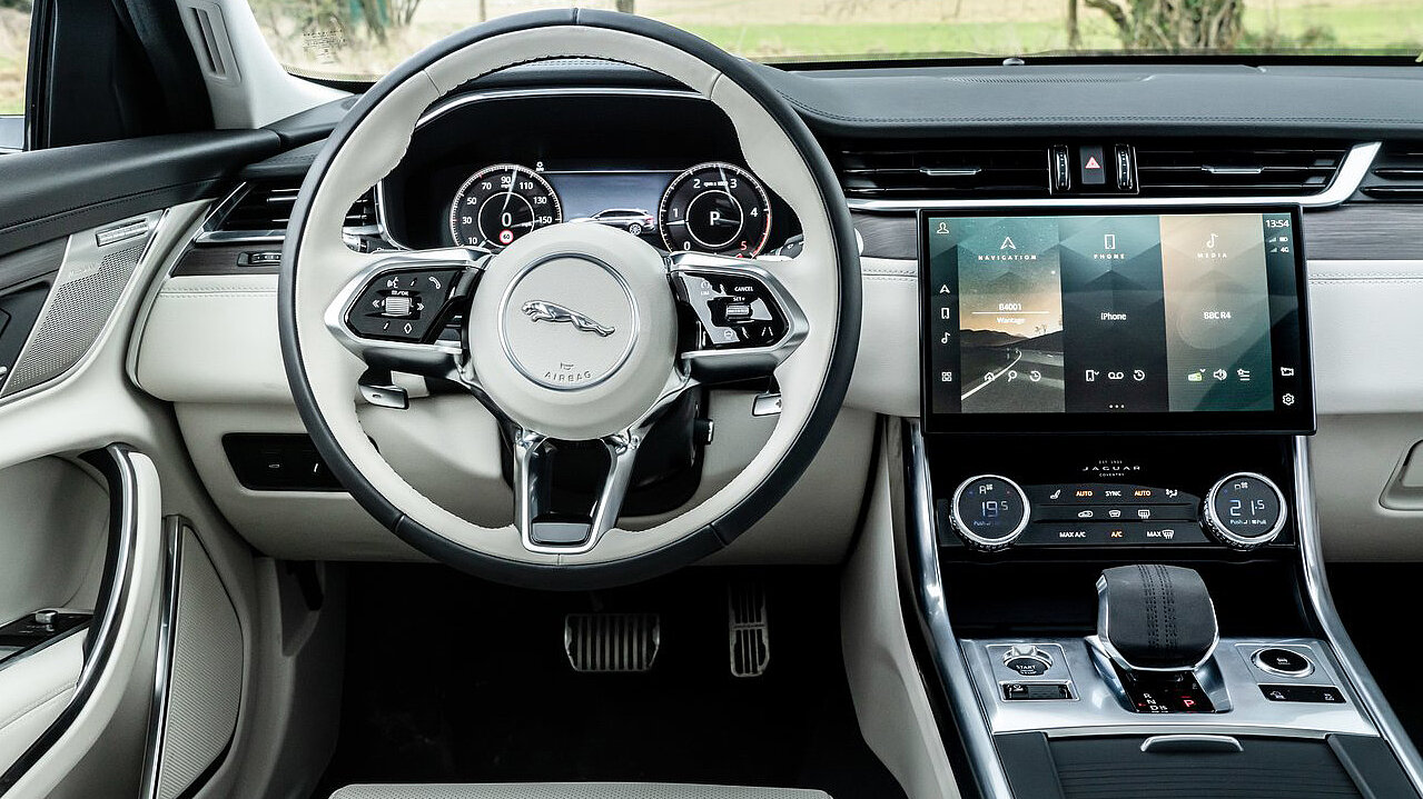 Cockpit im Jaguar XF Sportbrake