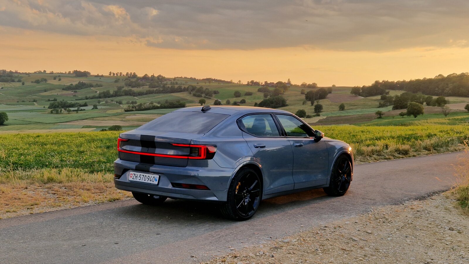 Polestar 2 BST Heck-/seitansicht