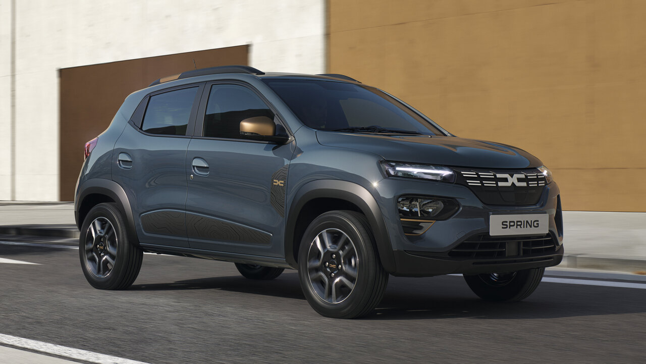 Dacia Spring auf der Strasse