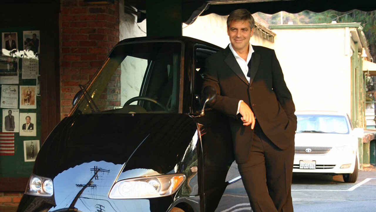 George Clooney mit dem Commuter Cars Tango T600