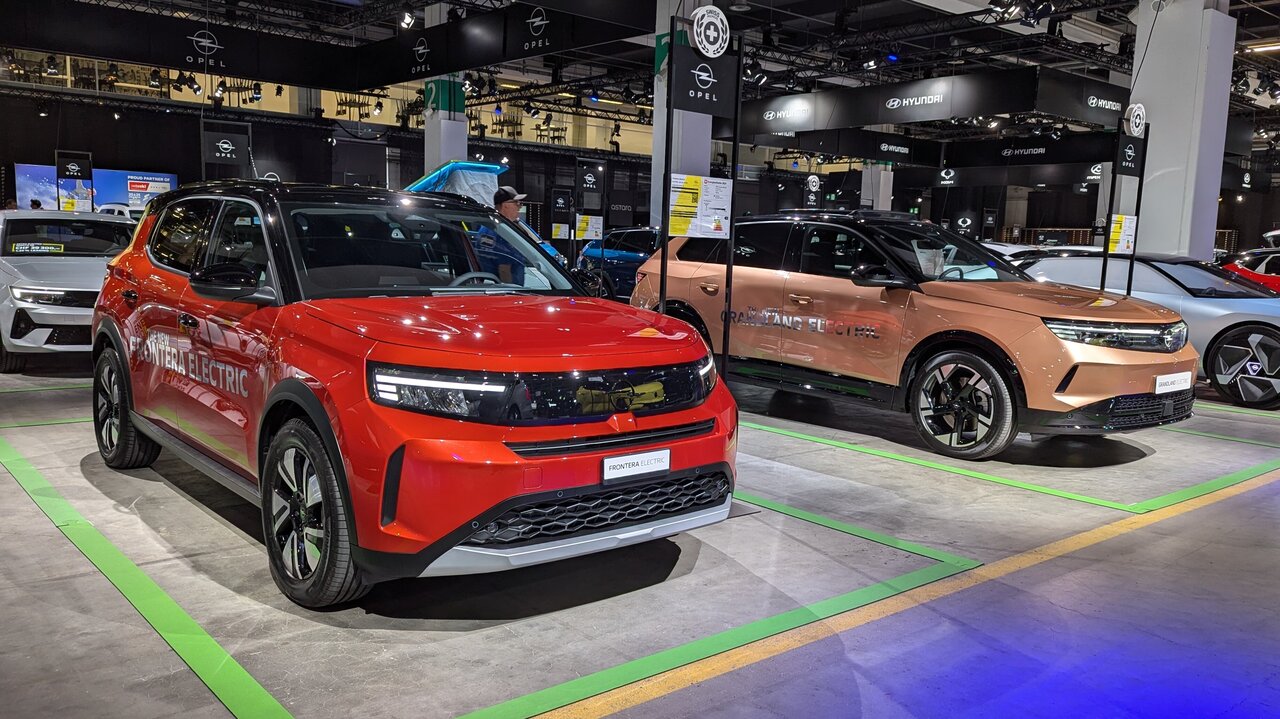 Opel Frontera an der Auto Zürich