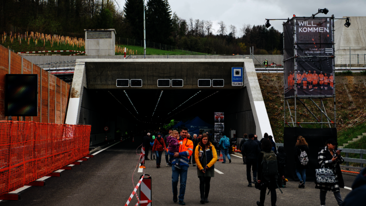 Gubrist dritte Röhre Tunnelfest