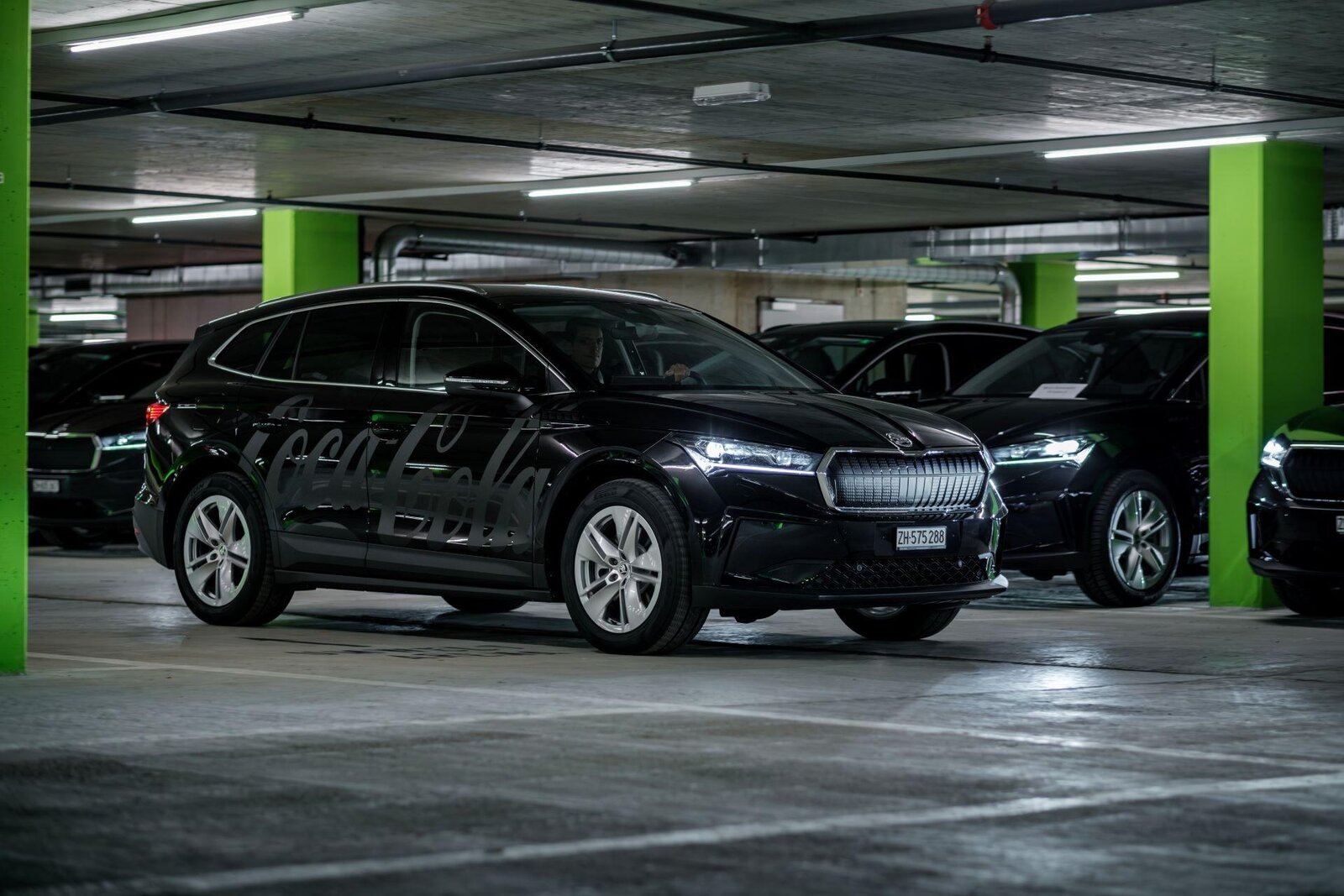 Elektroauto in einer Tiefgarage