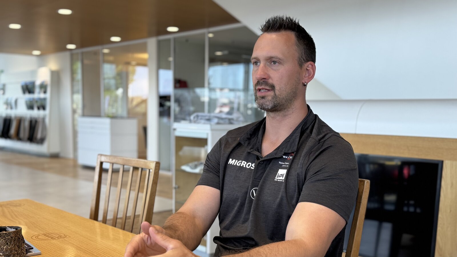 Seit seiner Kindheit ist Kilian Wenger fasziniert von Lastwagen, Landmaschinen und Autos. Bild: STREETLIFE