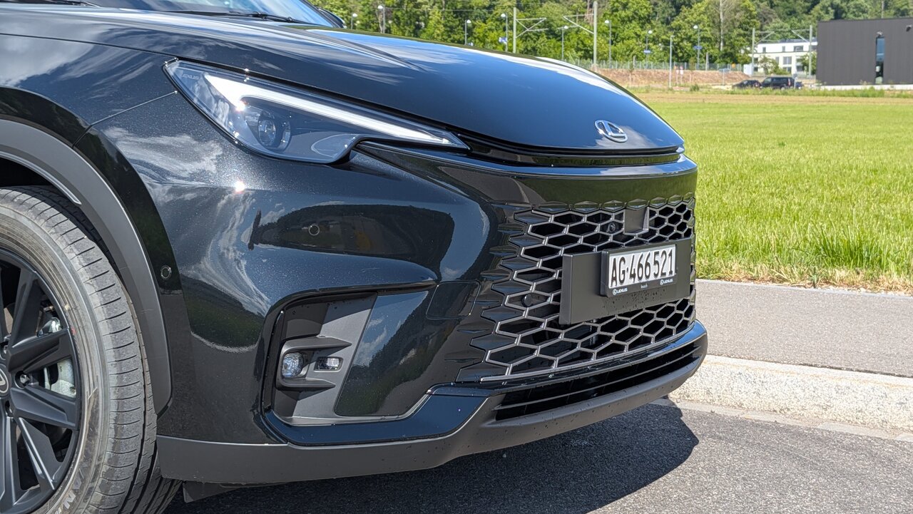 Front des Lexus LBX