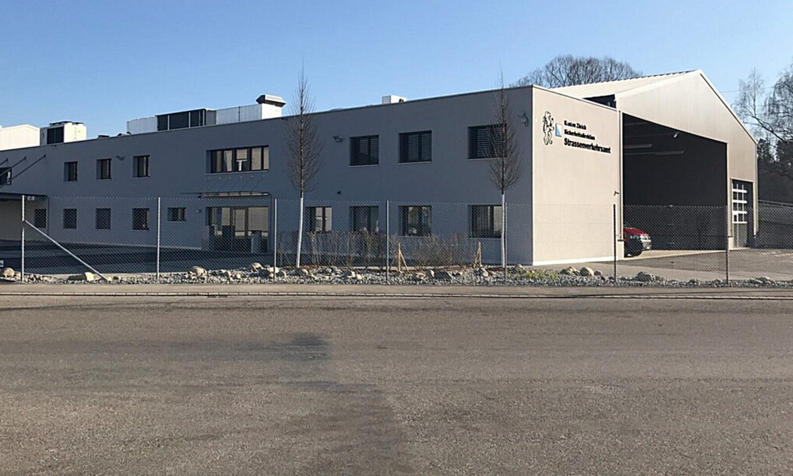 Zu den Vorfällen kam es am Strassenverkehrsamt Bassersdorf im Kanton Zürich. Bild: Zvg