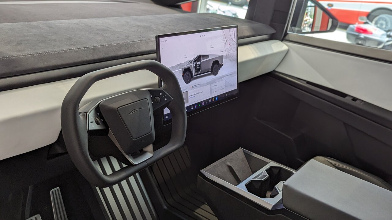 Cockpit des Tesla Cybertruck