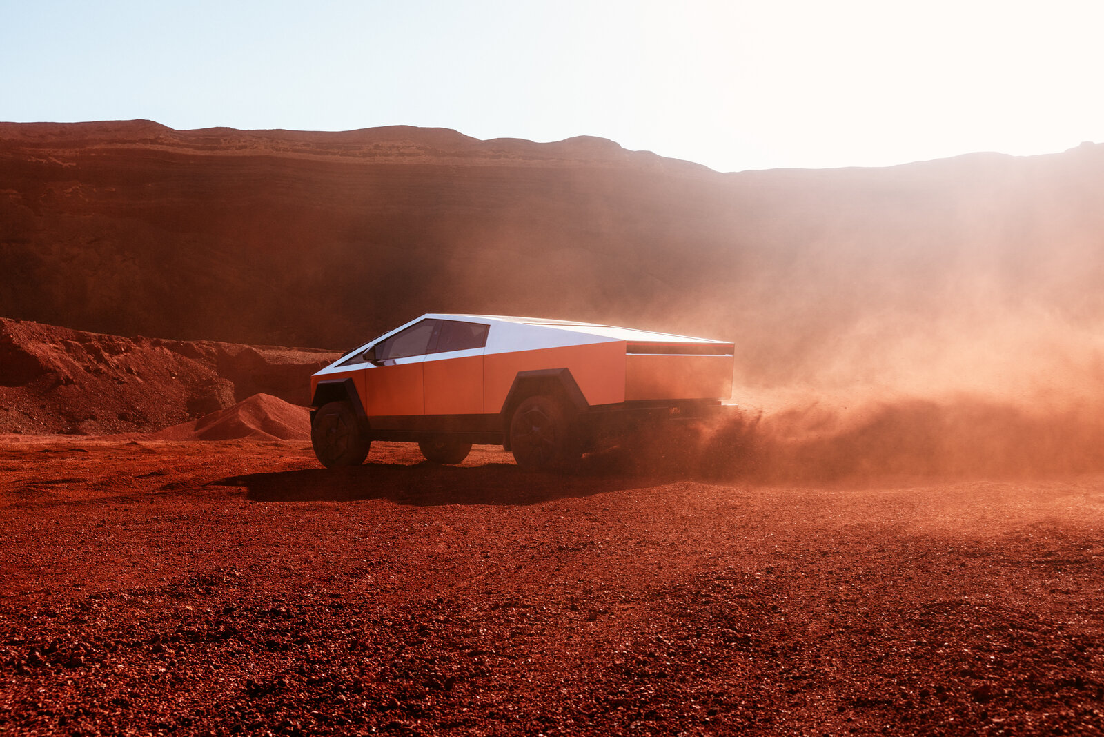 Tesla Cybertruck von hinten