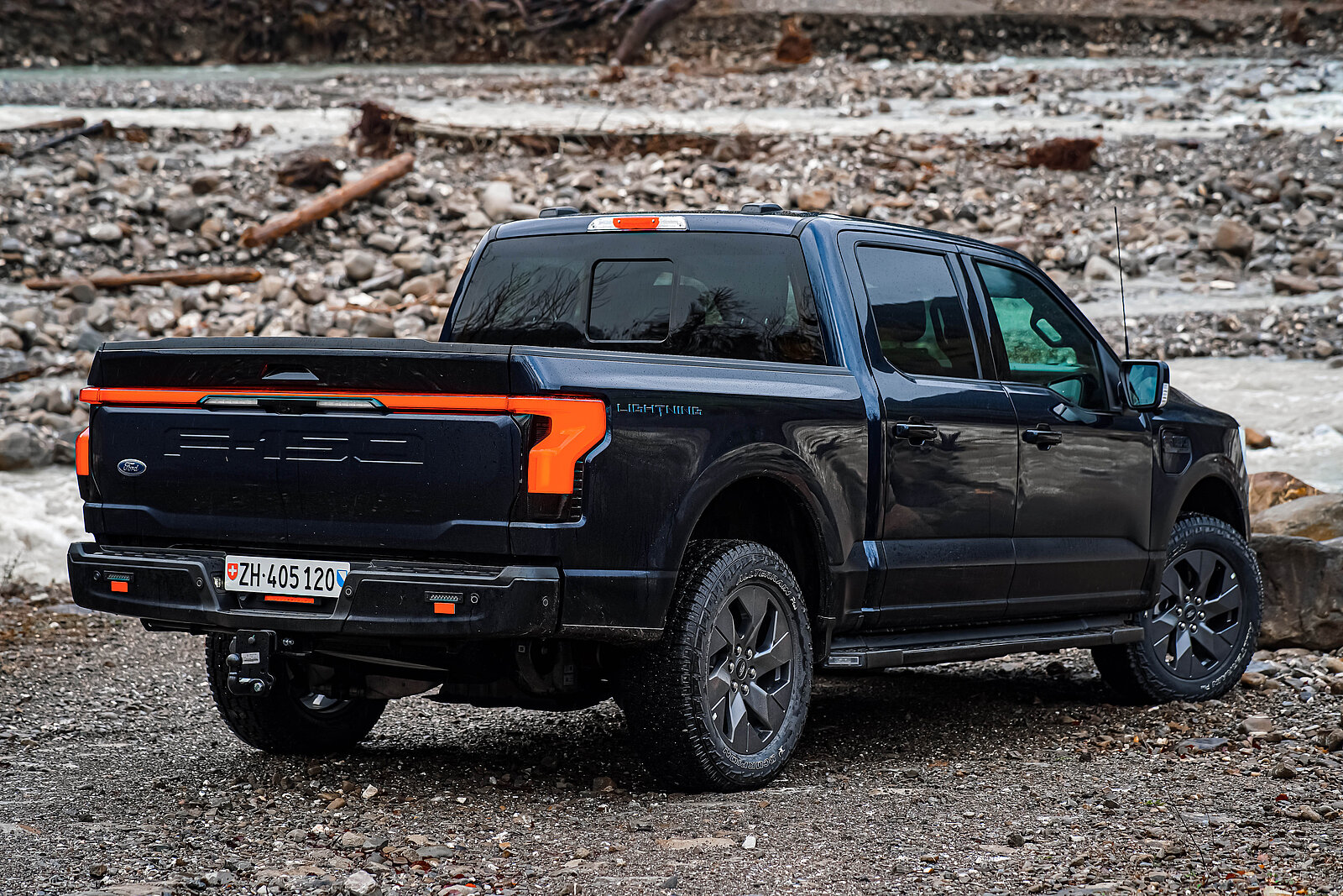 Ford F-150 Lightning von hinten