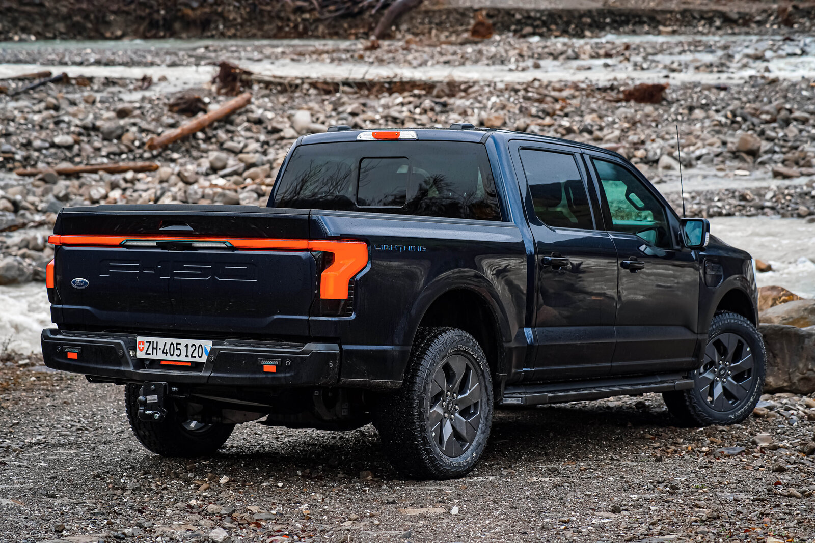Ford F-150 Lightning von hinten