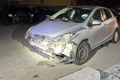 Mazda nach Unfall in Buchs
