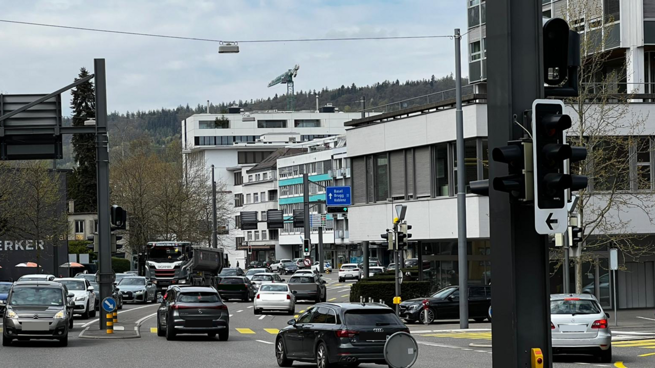 Gstühlkreuzung mit Blitzer 