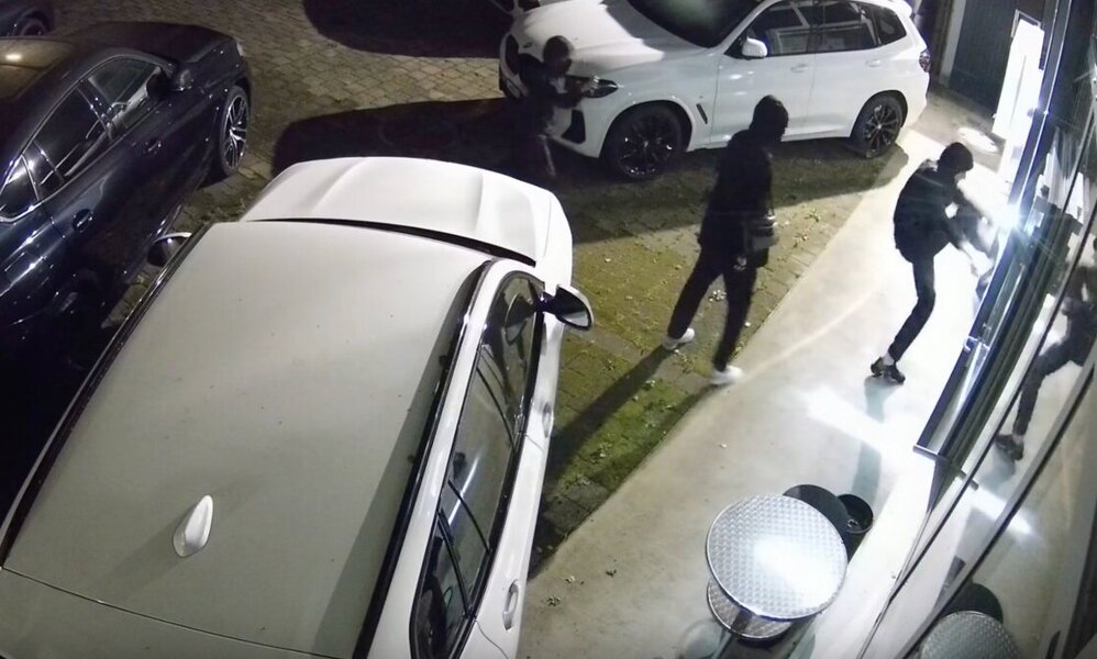 Aufnahmen zeigen drei Täter auf frischer Tat. Bild: zVg