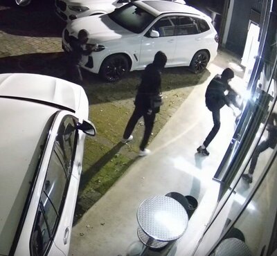 Aufnahmen zeigen drei Täter auf frischer Tat. Bild: zVg