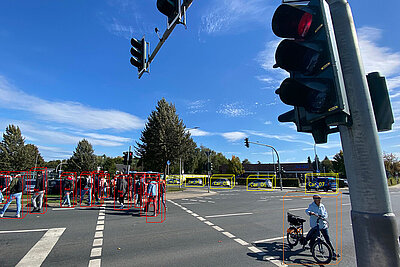 Ansicht wie eine KI den Verkehr an einer Kreuzung wahrnimmt.