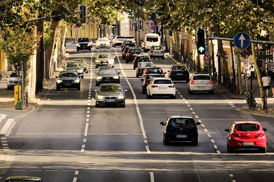 In der Mehrheit der Länder weltweit wird rechts gefahren. Bild: pixabay