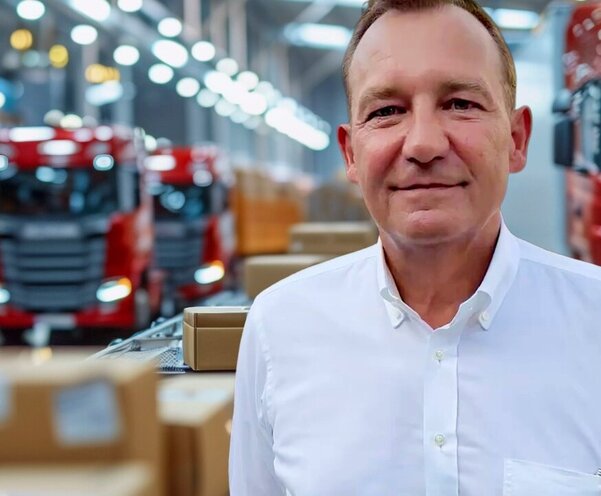 SVP-Nationalrat Thomsd Matter ist Mitinitiant der Nachhaltigkeits-Initiative. Sie fordert eine Begrenzung der ständigen Wohnbevöllkerung in der Schweiz auf 10 Millionen Menschen. Bild: Thomas Matter, Freepik