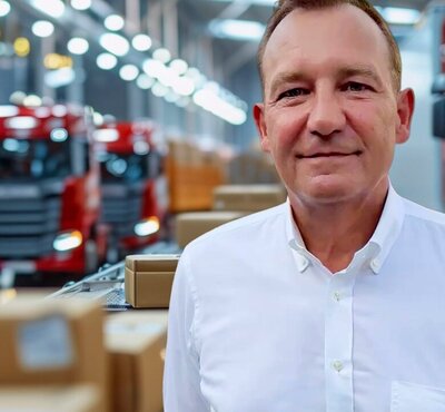SVP-Nationalrat Thomsd Matter ist Mitinitiant der Nachhaltigkeits-Initiative. Sie fordert eine Begrenzung der ständigen Wohnbevöllkerung in der Schweiz auf 10 Millionen Menschen. Bild: Thomas Matter, Freepik
