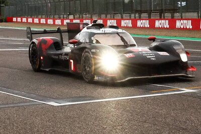 Toyota bei der Zieleinfahrt beim 6-Stunden von Imola