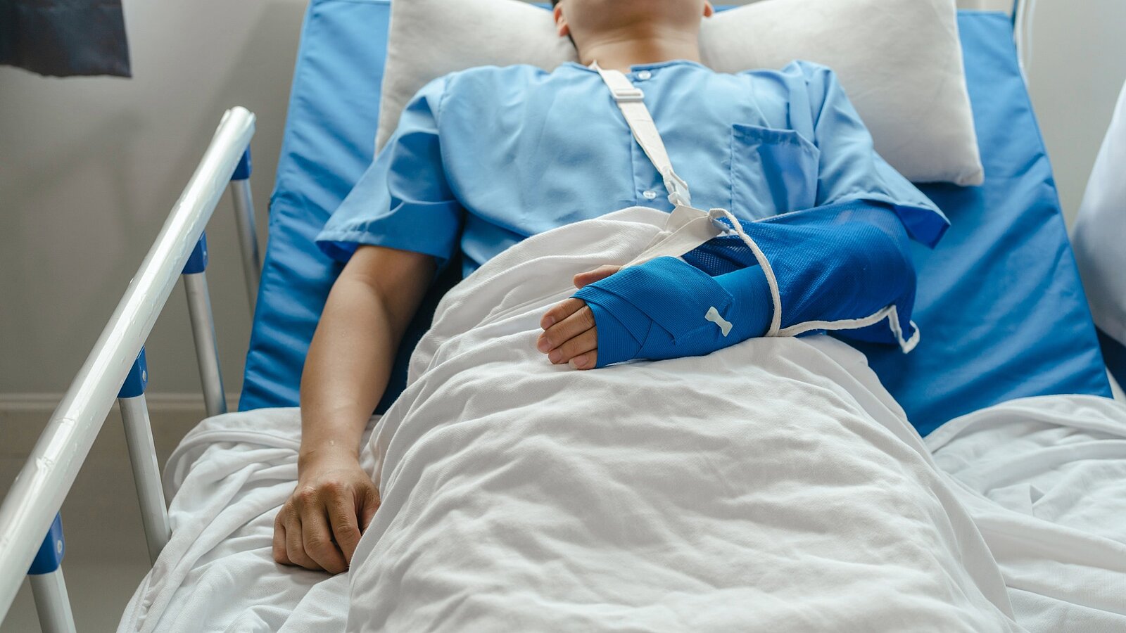 Patient mit gebrochenem Arm
