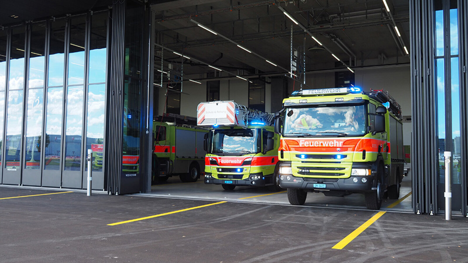 Feuerwehrauto im Depot