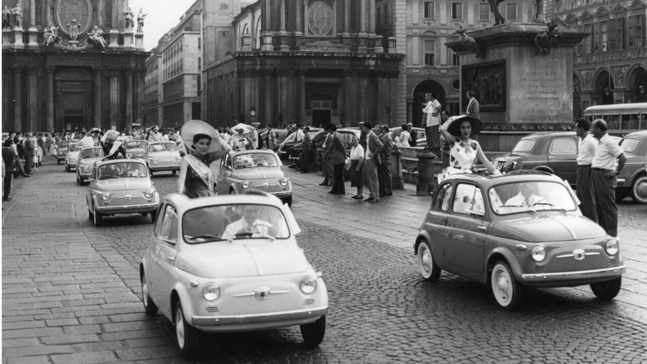 Prägte jahrzehntelang das Bild Italiens: der Fiat 500 mit Verbrennermotor. Bild: Fiat