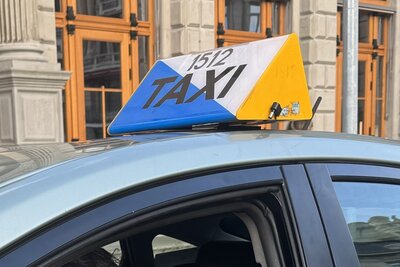 1500 Fahrerinnen und Fahrer von Zürcher Taxiunternehmen haben keine neue Fahrbewilligung erhalten. Bild: STREETLIFE, Salvatore Iuliano.