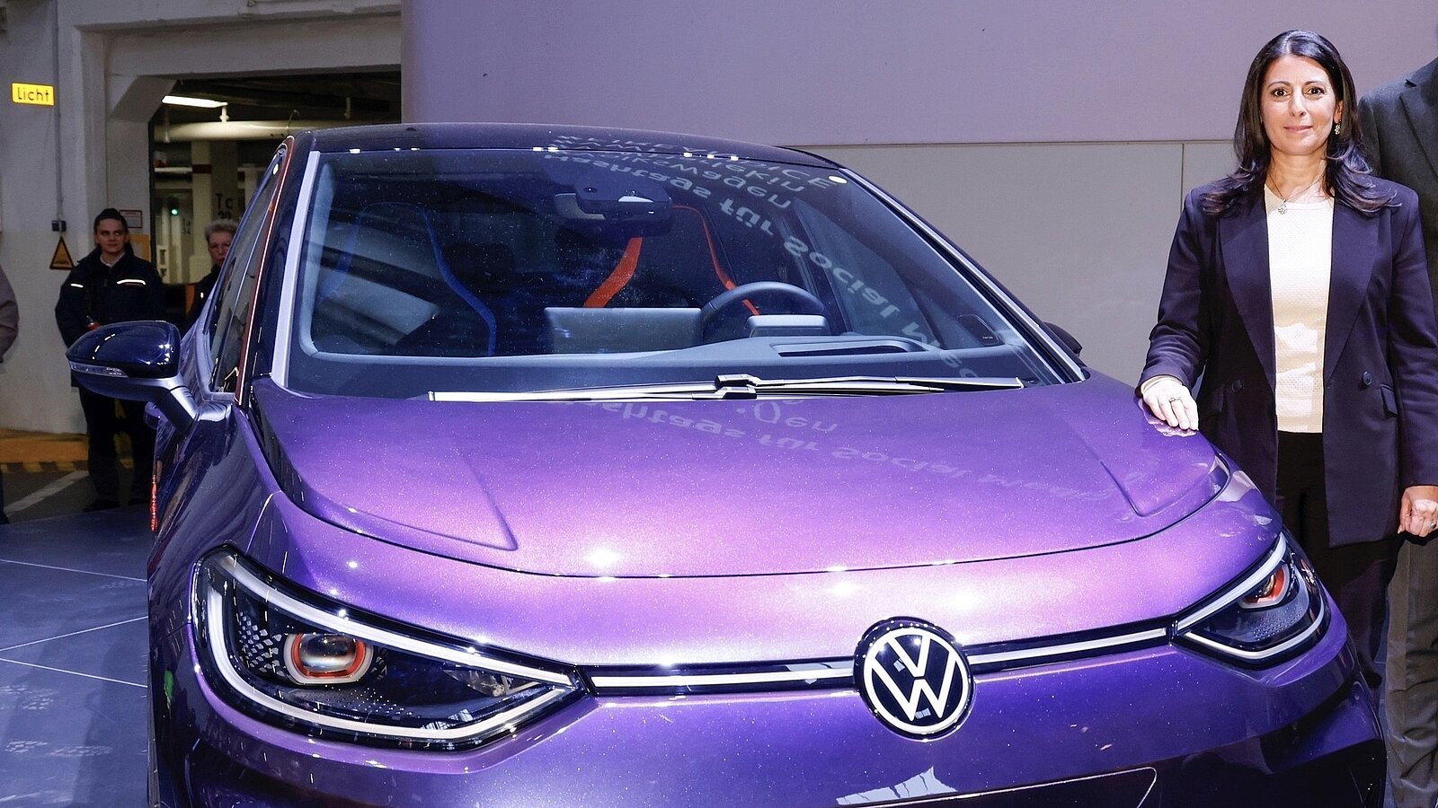 Die mächtige Betriebsratschefin Daniela Cavallo hat den Tarif diese Woche durchgegeben. Mit ihr werde es weder Werkschliessungen noch Kündigungen geben. Bild: volkswagen-newsroom.com