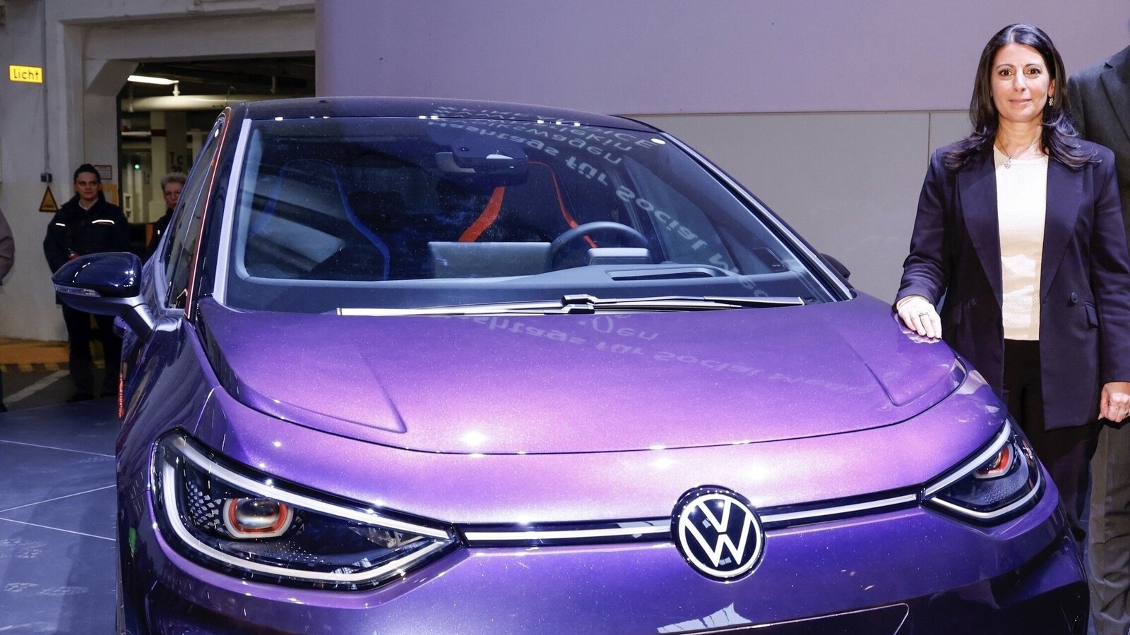 Die mächtige Betriebsratschefin Daniela Cavallo hat den Tarif diese Woche durchgegeben. Mit ihr werde es weder Werkschliessungen noch Kündigungen geben. Bild: volkswagen-newsroom.com