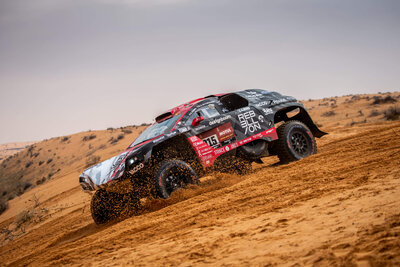Rebellion Racing in der Wüste