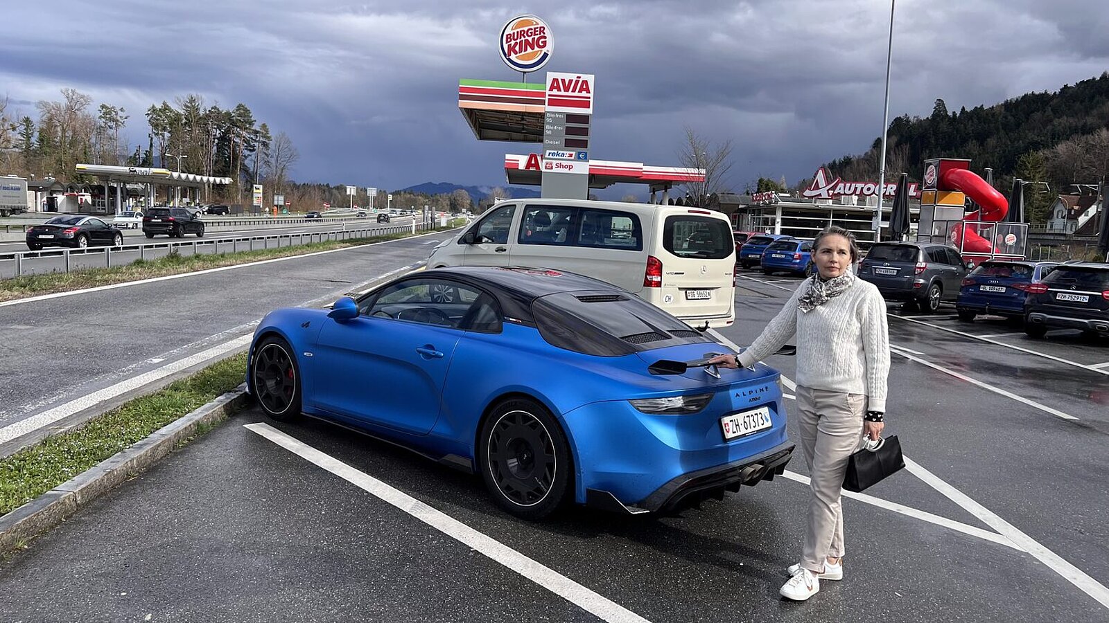 Fahrpause auf der A1 Mit der Alpine A110R auf der A1 Richtung Davos. Bild: Pentti Aellig, STREETLIFE