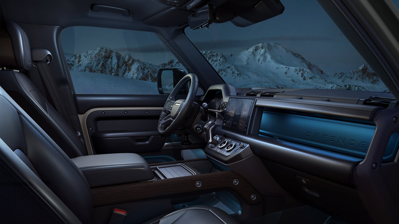 Cockpit des Land Rover Defender