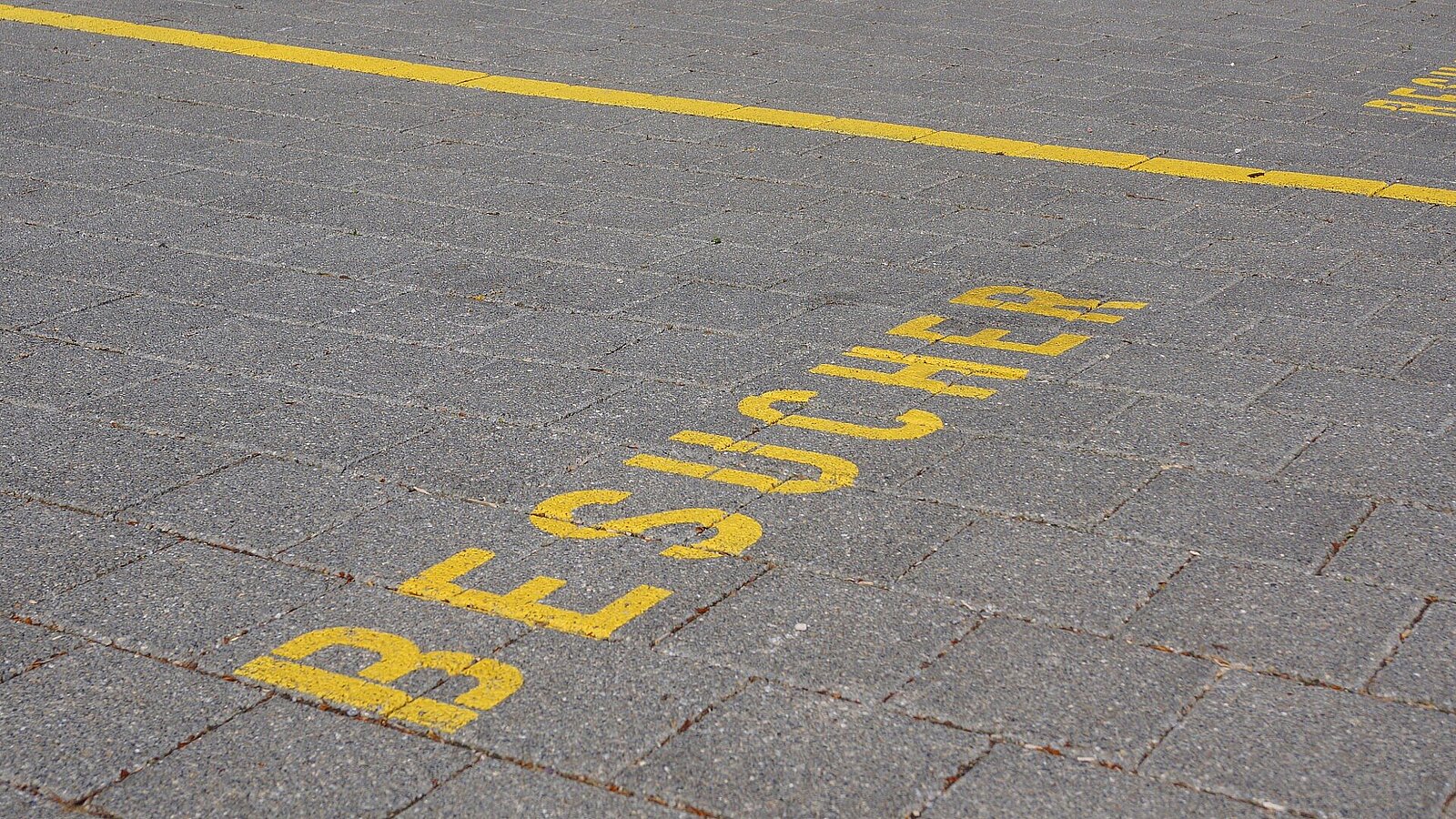 Besucherparkplatz