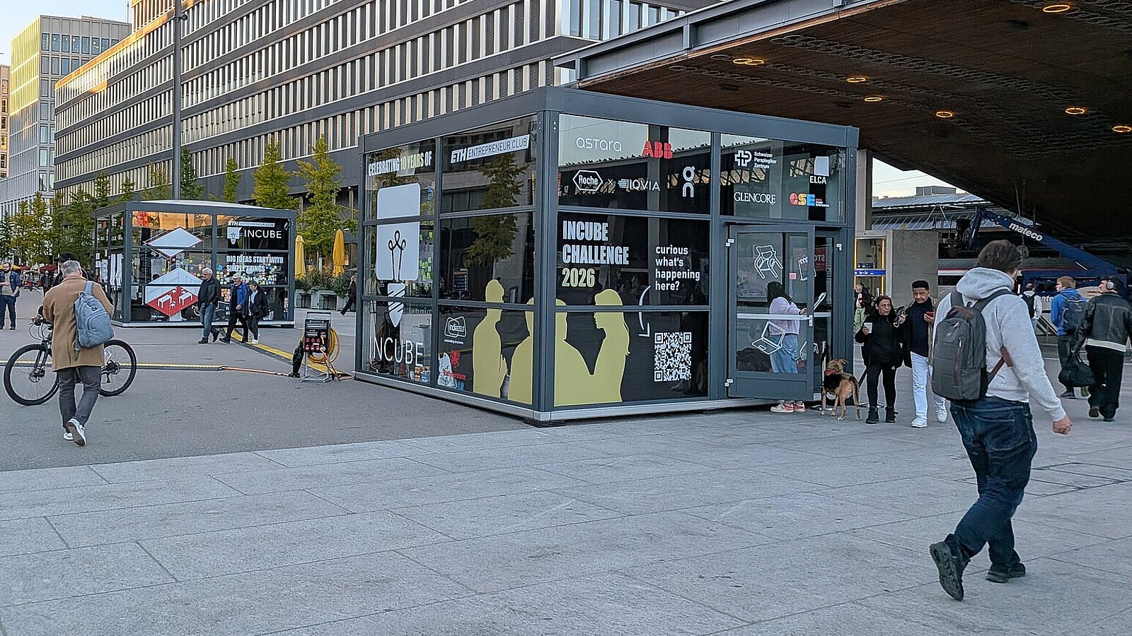 Glaswürfel in der Europaallee