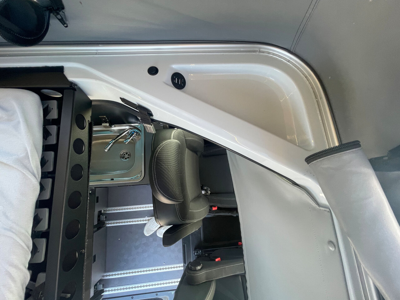 Sich von oben in den Renault Trafic Spacenomad