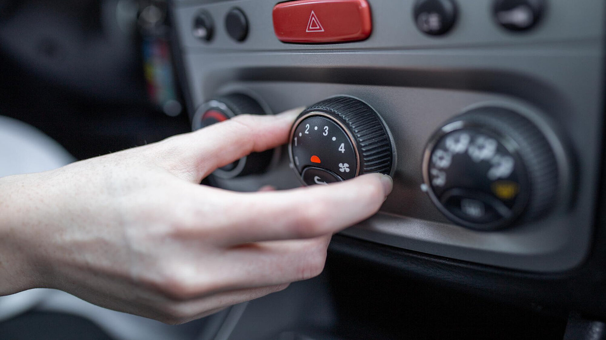 Ältere Klimaanlage eines Autos