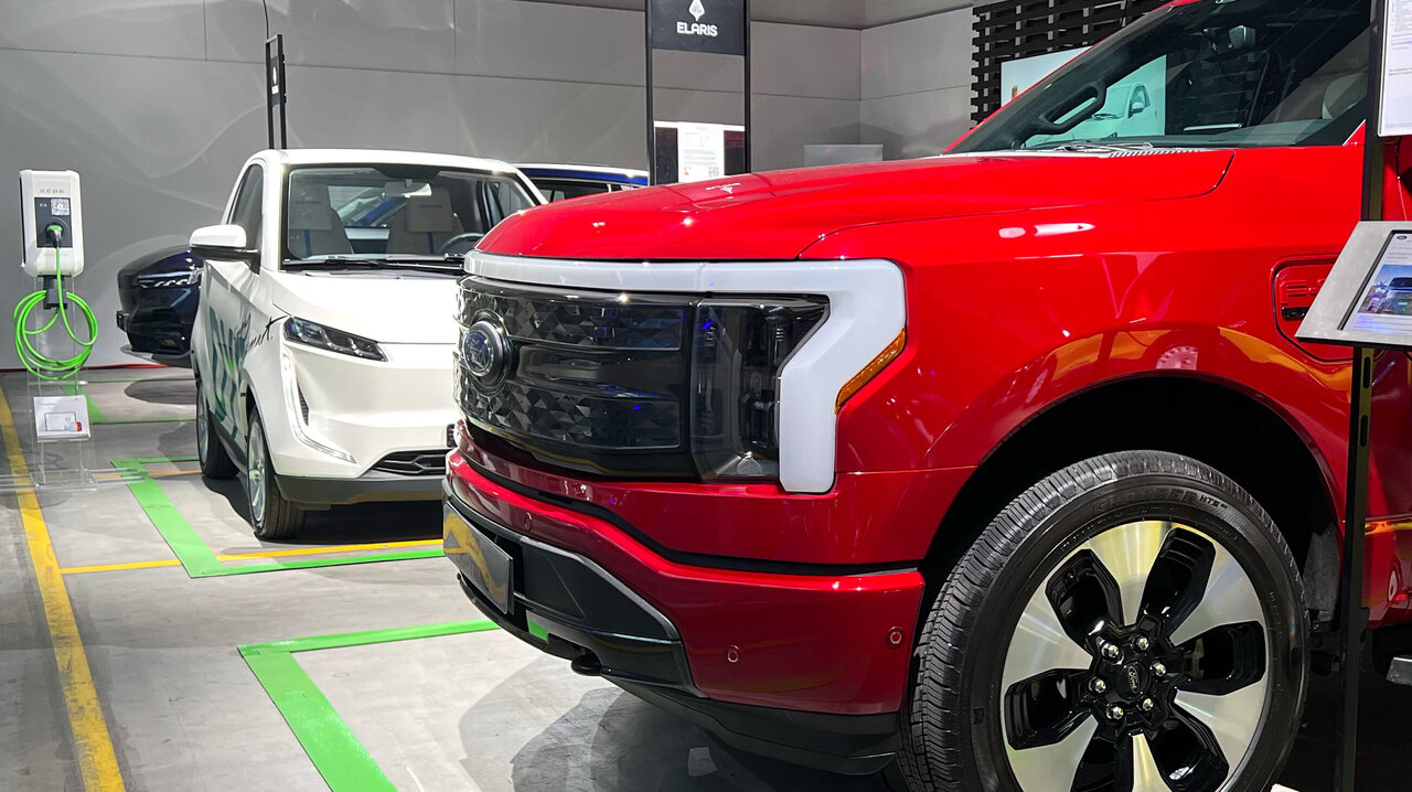Ford Pick-up F-150 verdeckt Elaris-Stand