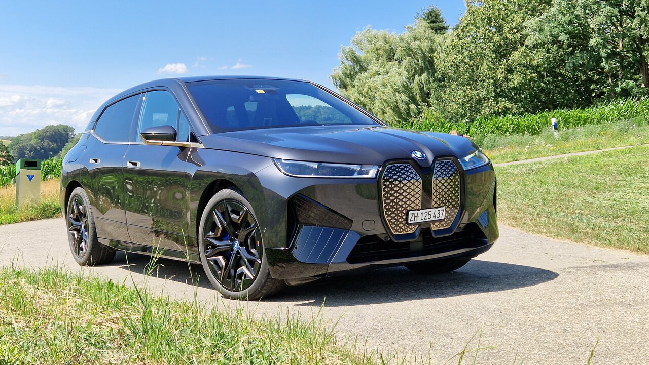 Frontansicht BMW iX