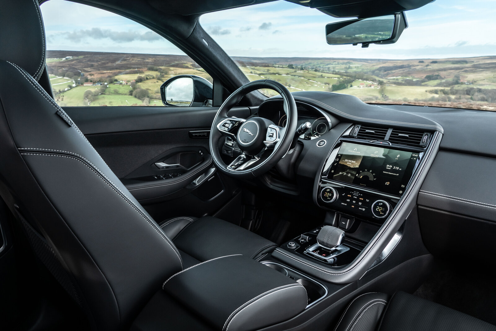 Jaguar E-Pace PHEV Innenraum