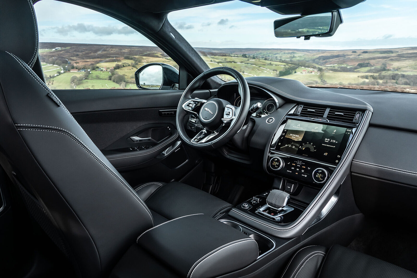 Jaguar E-Pace PHEV Innenraum