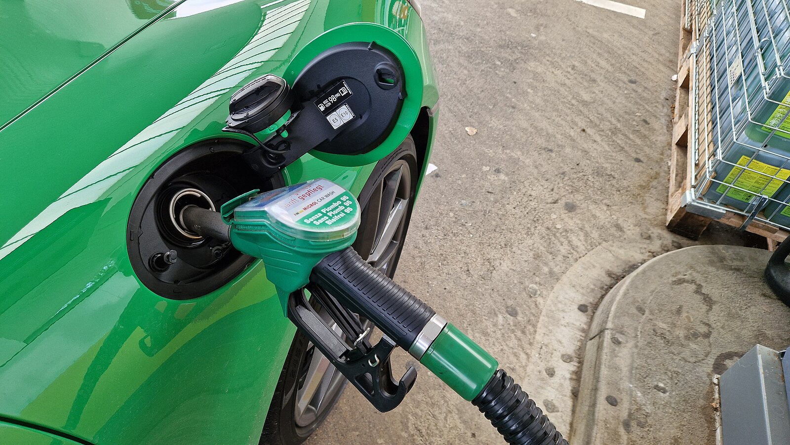 Zapfhahn im Auto