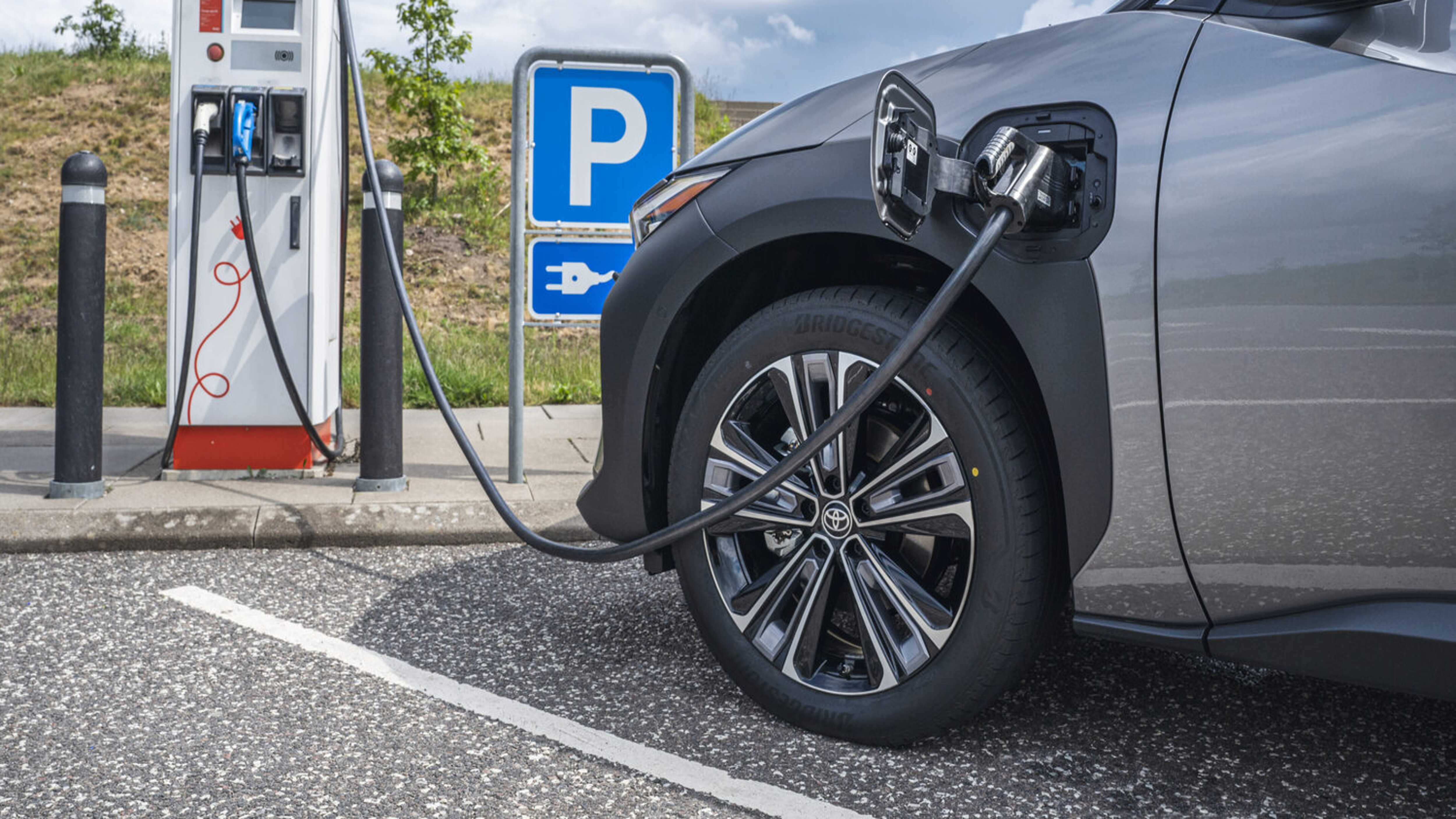 Elektroauto an Ladesäule