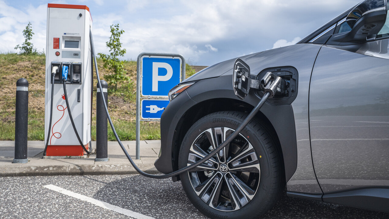 Elektroauto an Ladesäule